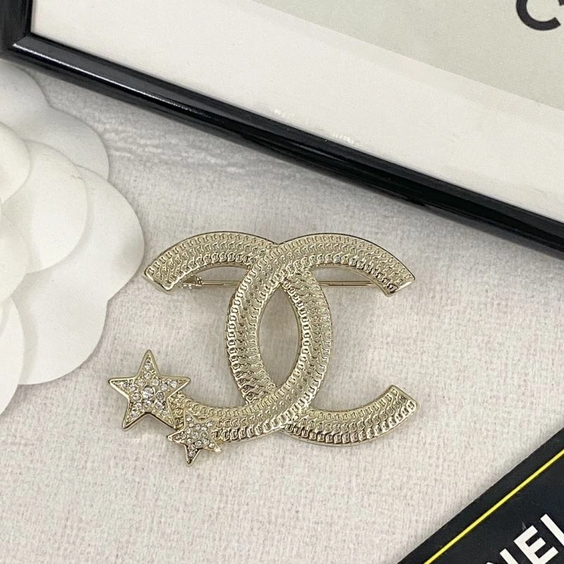 SoftTouch Chanel Brooches 230783