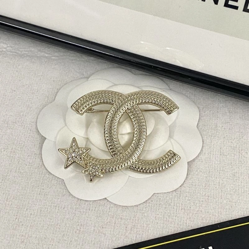 SoftTouch Chanel Brooches 230783