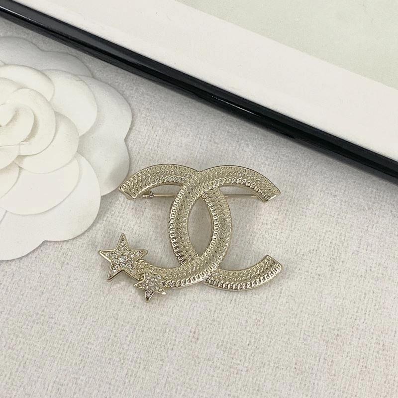 SoftTouch Chanel Brooches 230783