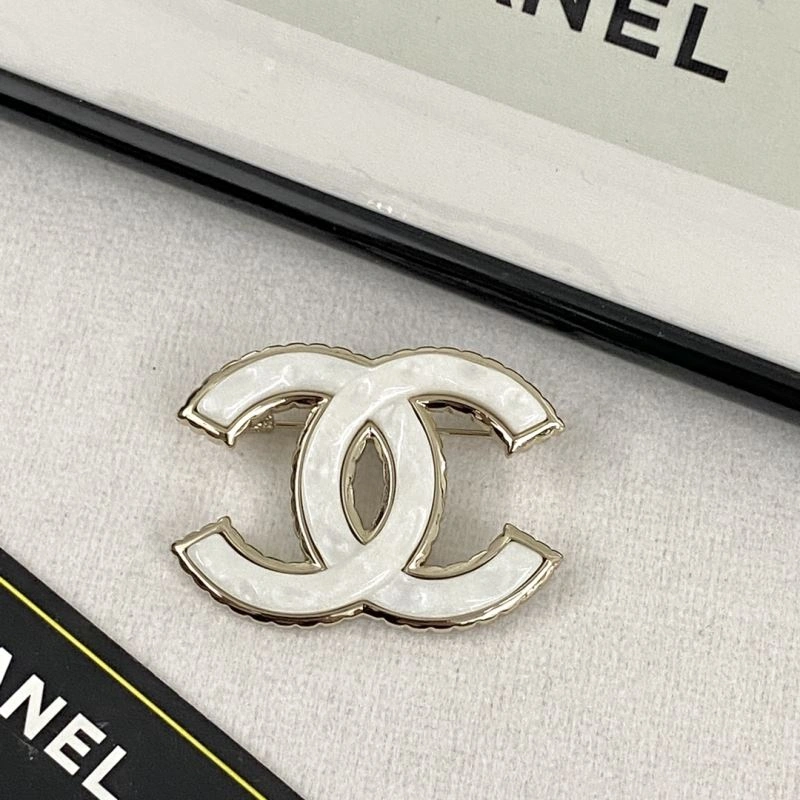 Tailored Chanel Brooches 230836