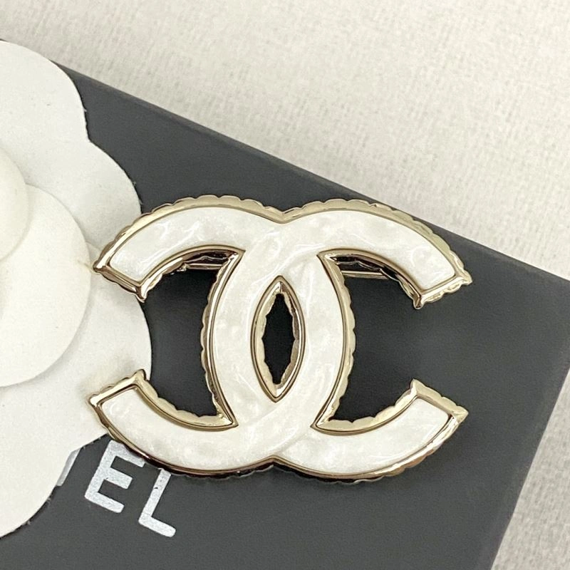 Tailored Chanel Brooches 230836