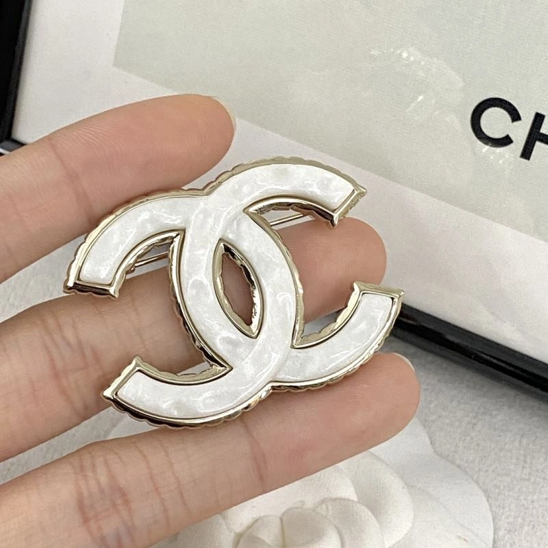 Tailored Chanel Brooches 230836