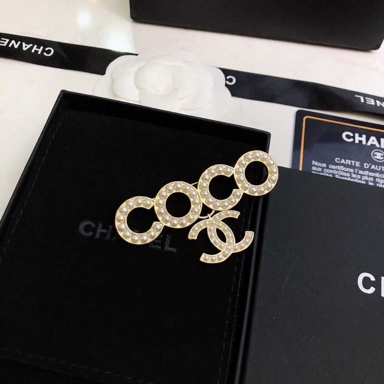 UrbanStyle Chanel Brooches 230781