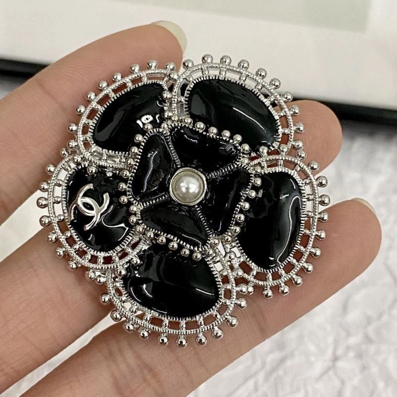Soft Chanel Brooches 230771