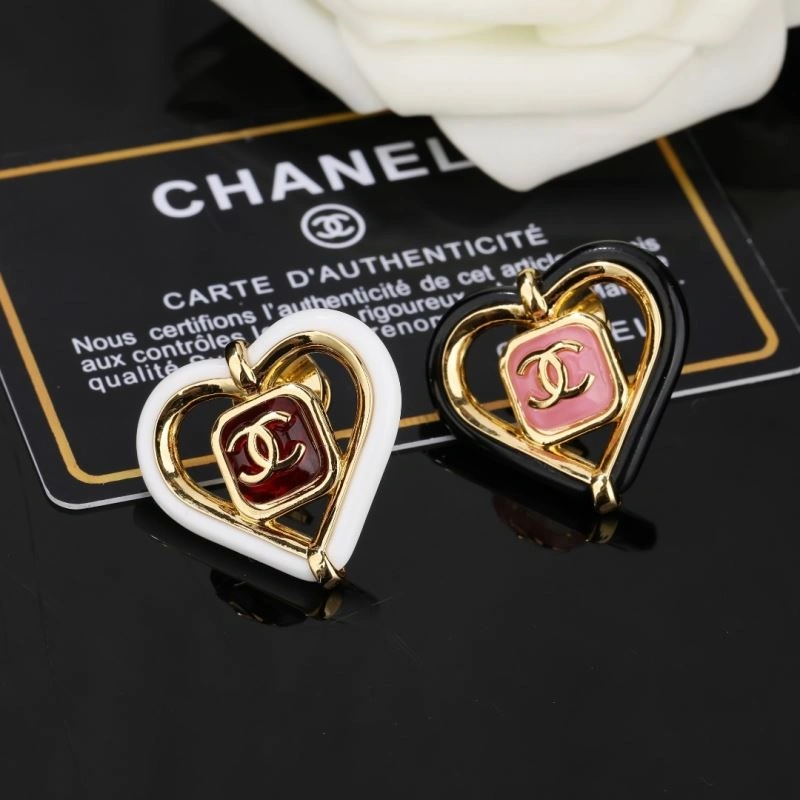 Youthful Chanel Brooches 230782