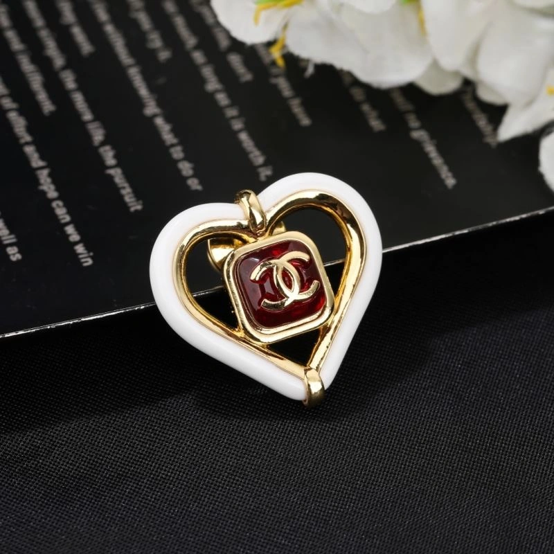 Youthful Chanel Brooches 230782