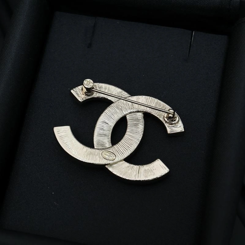 Chanel Brooches TimelessDesign 230814