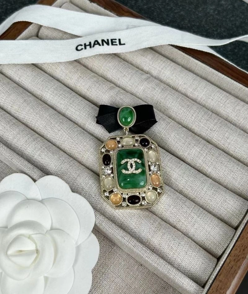 Durable Chanel Brooches 230798