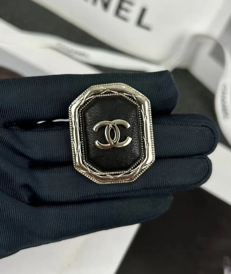 Sporty Chanel Brooches 230810