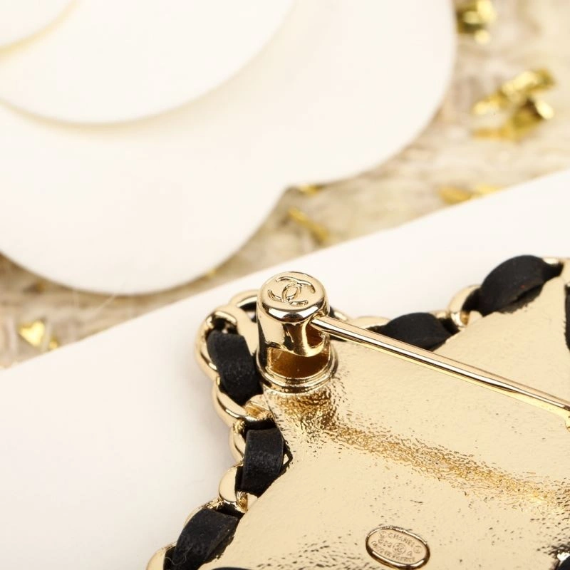 Neat Chanel Brooches 230764