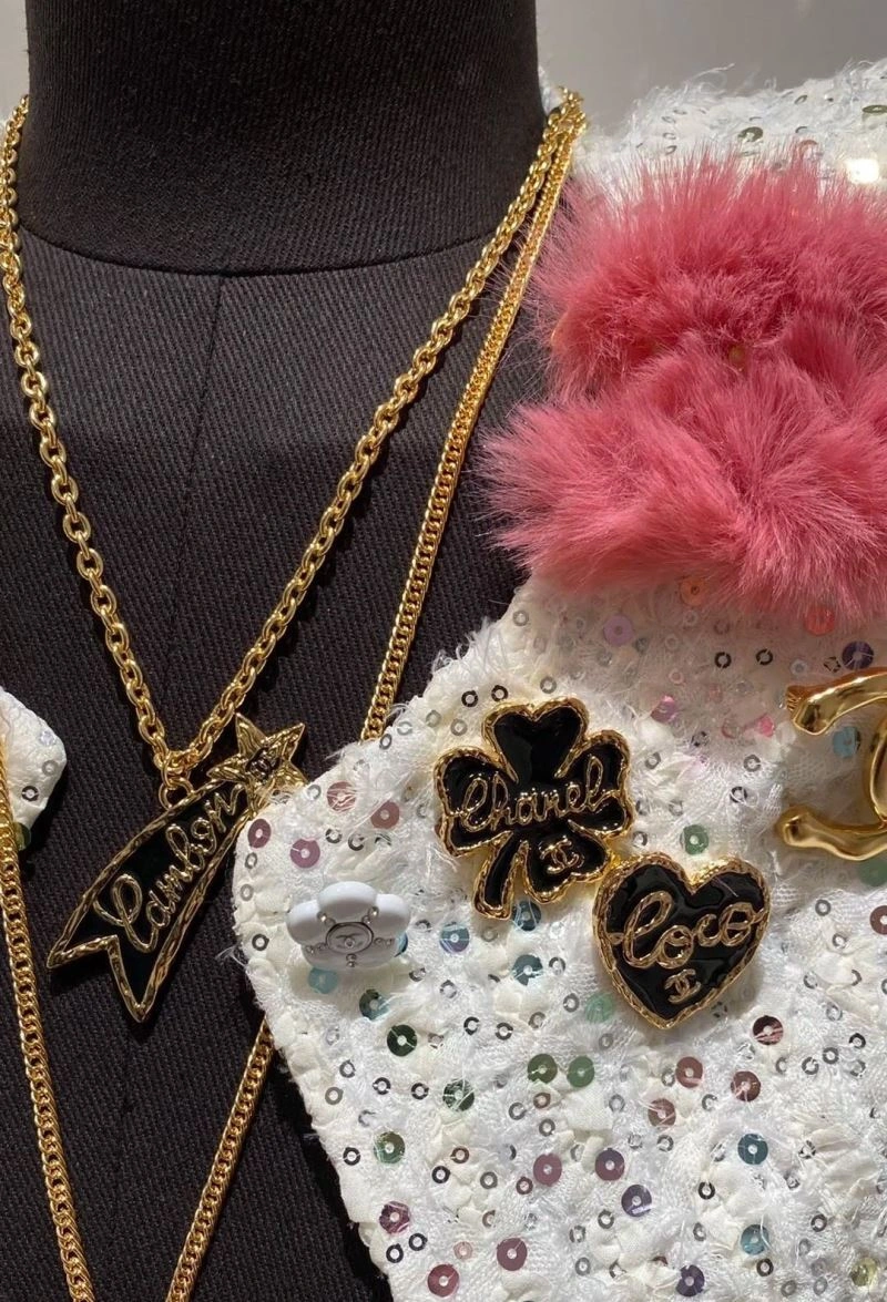 Upgraded Chanel Brooches 230749