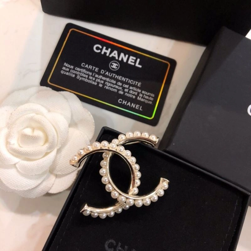 Elegant Chanel Brooches 232418