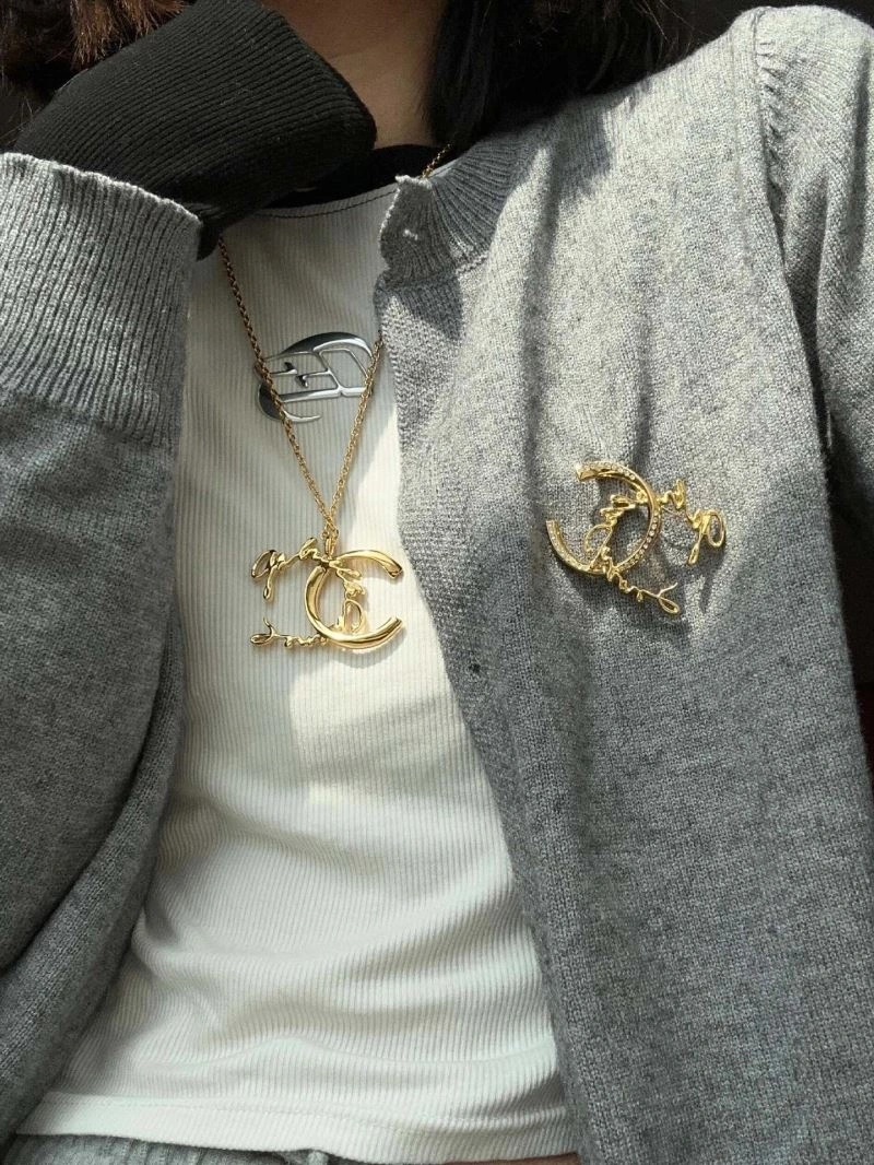 GoAnywhere Chanel Brooches 232369