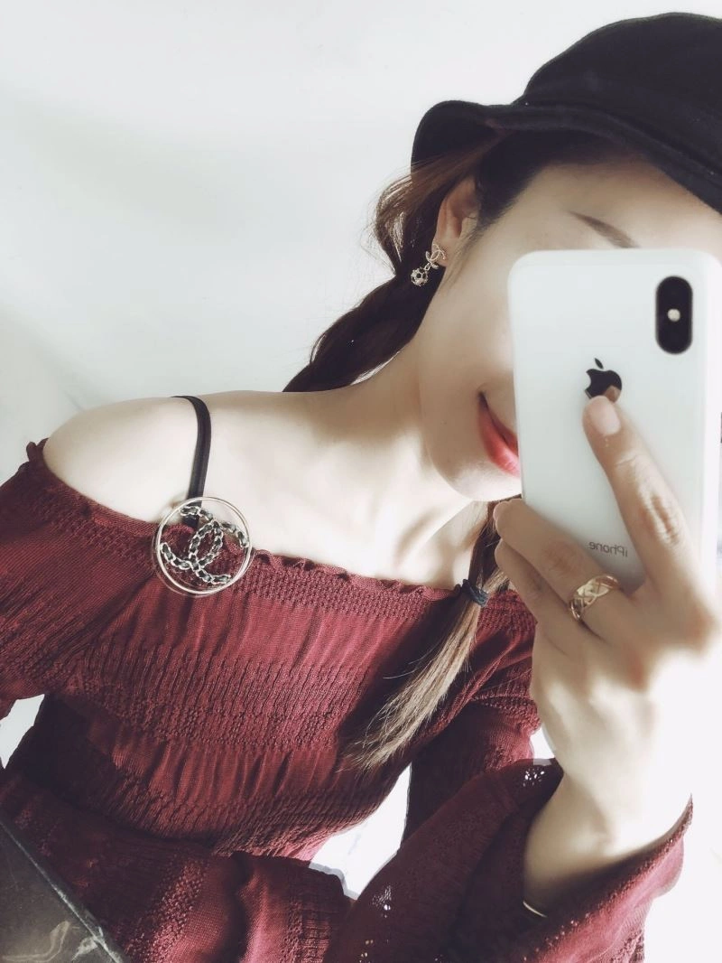 Chanel Brooches ZipUp 232364