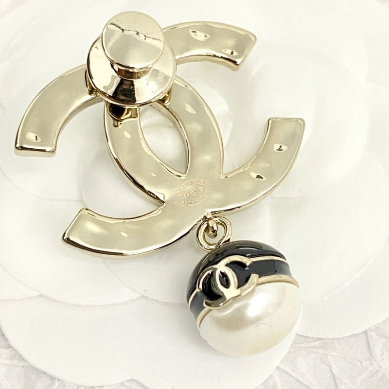 EasyCare Chanel Brooches 232357