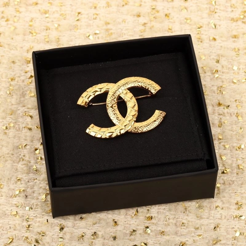 Chanel Brooches Affordable 232383