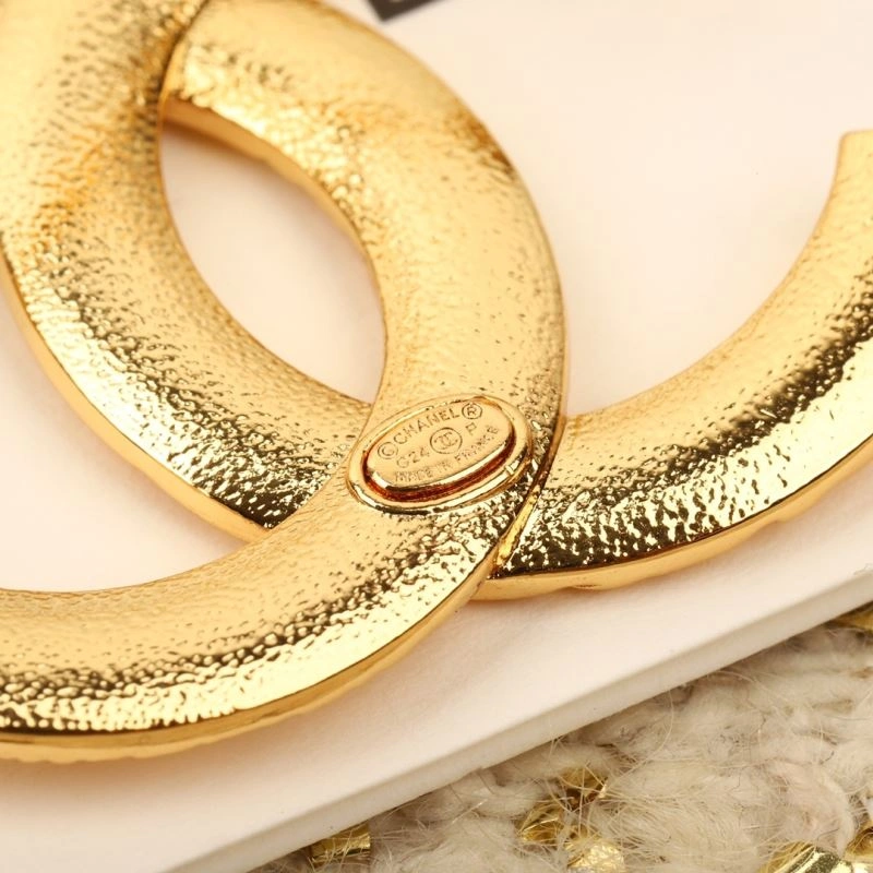 Chanel Brooches Affordable 232383