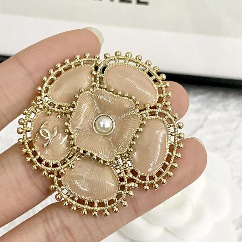 OnTrend Chanel Brooches 232354