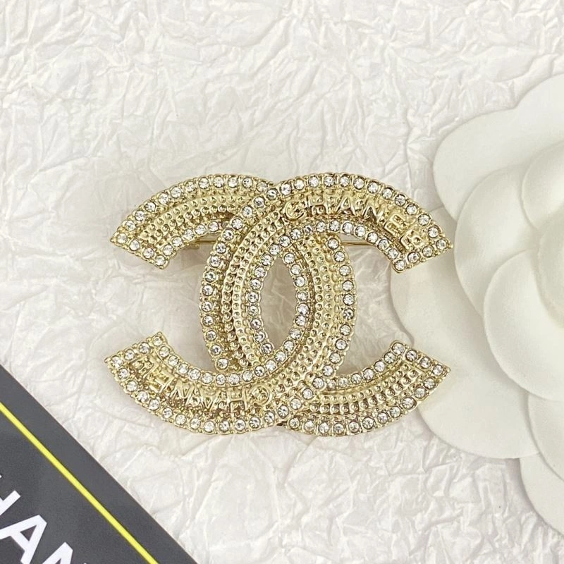 UrbanChic Chanel Brooches 232381