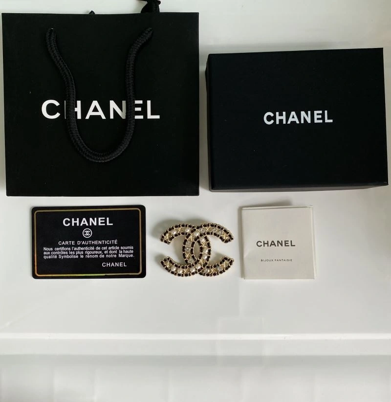 Durable Chanel Brooches 232359