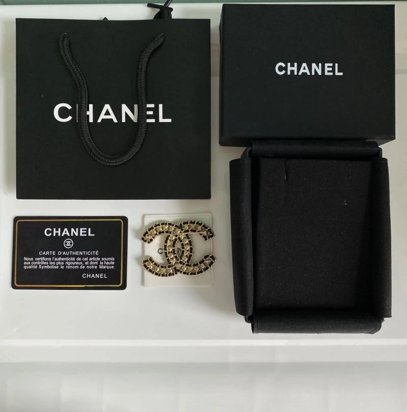 Durable Chanel Brooches 232359