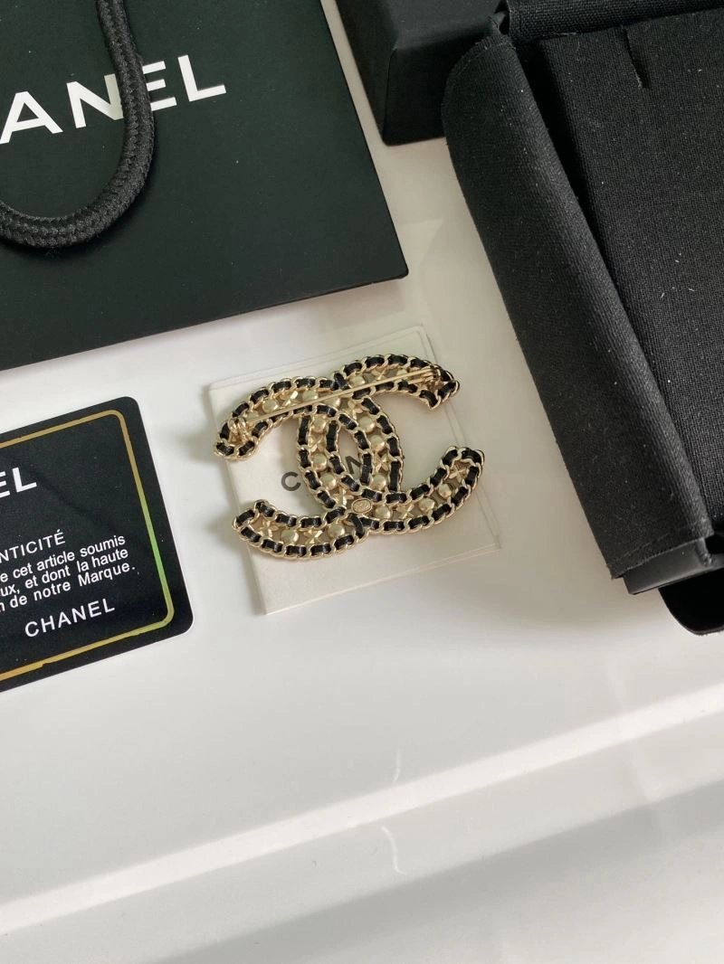 Durable Chanel Brooches 232359