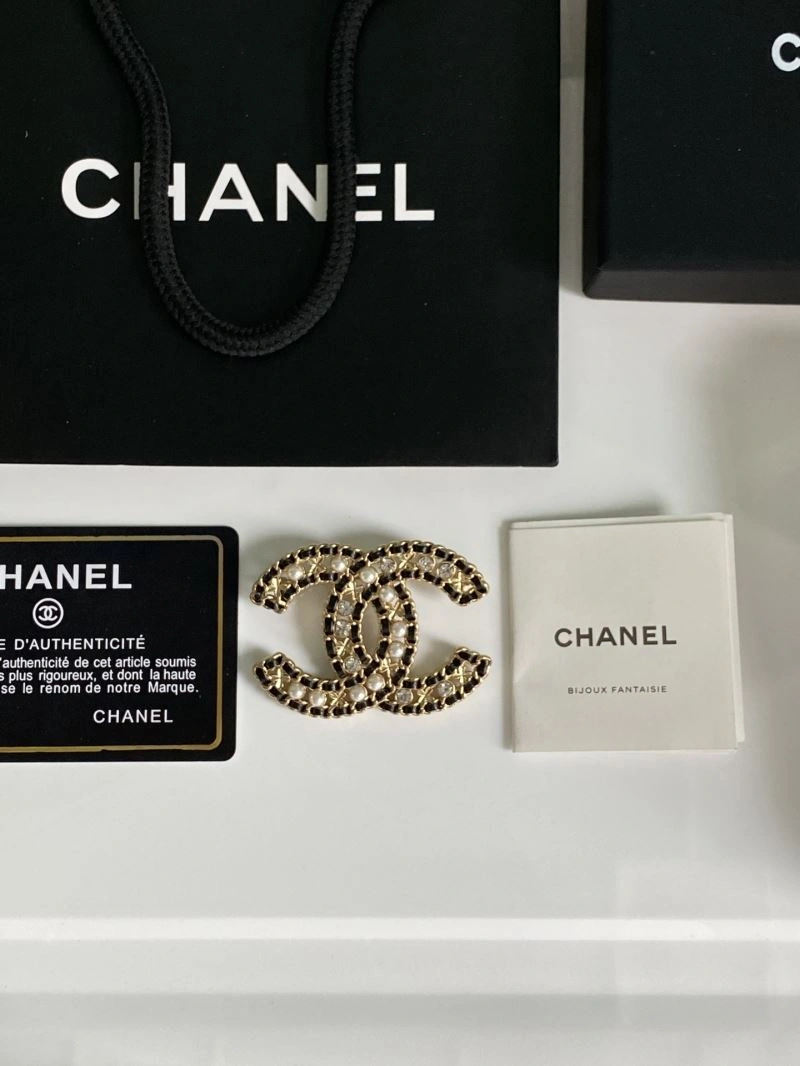 Durable Chanel Brooches 232359