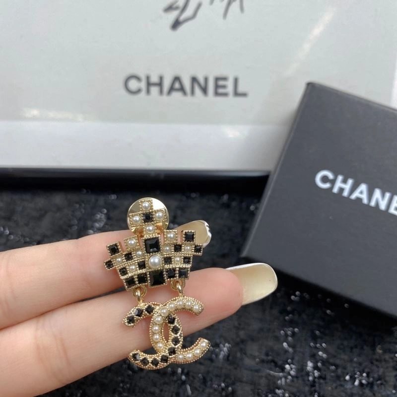 QuickDry Chanel Brooches 232356