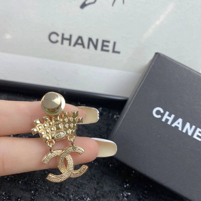 QuickDry Chanel Brooches 232356