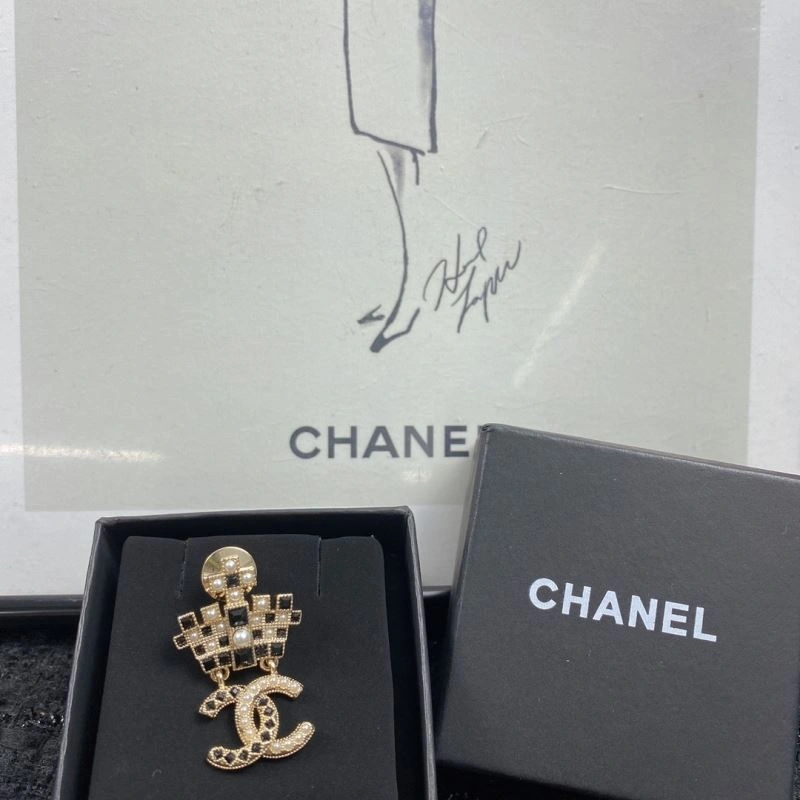 QuickDry Chanel Brooches 232356