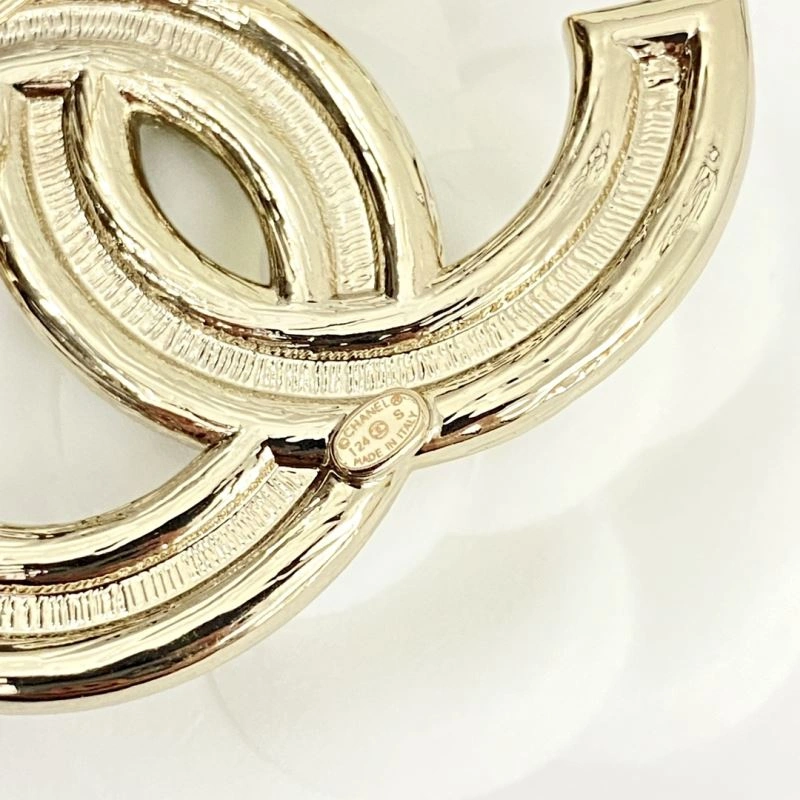 Bold Chanel Brooches 232350