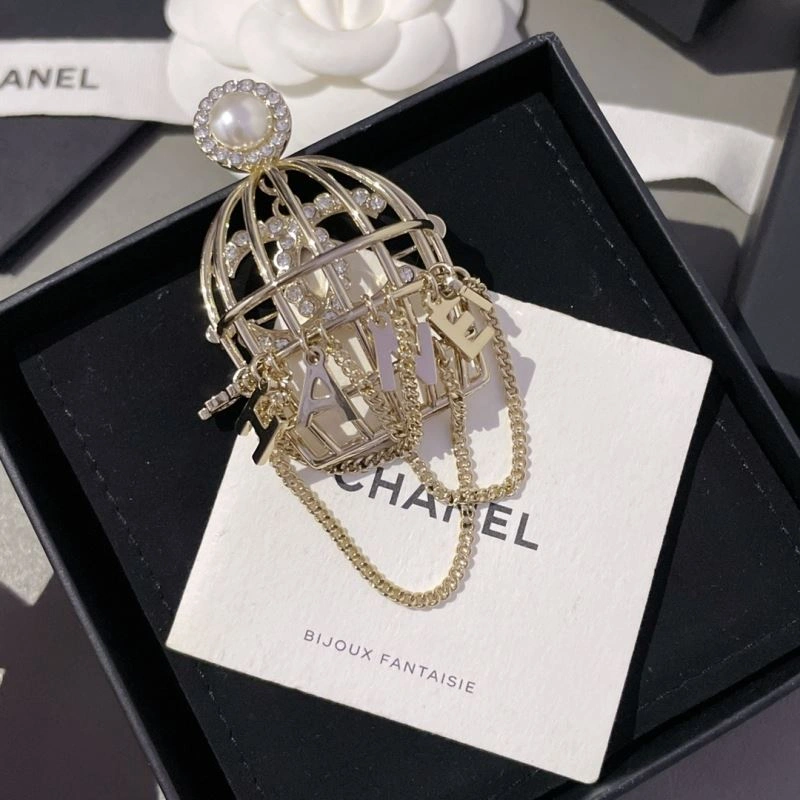 QuickDry Chanel Brooches 232379