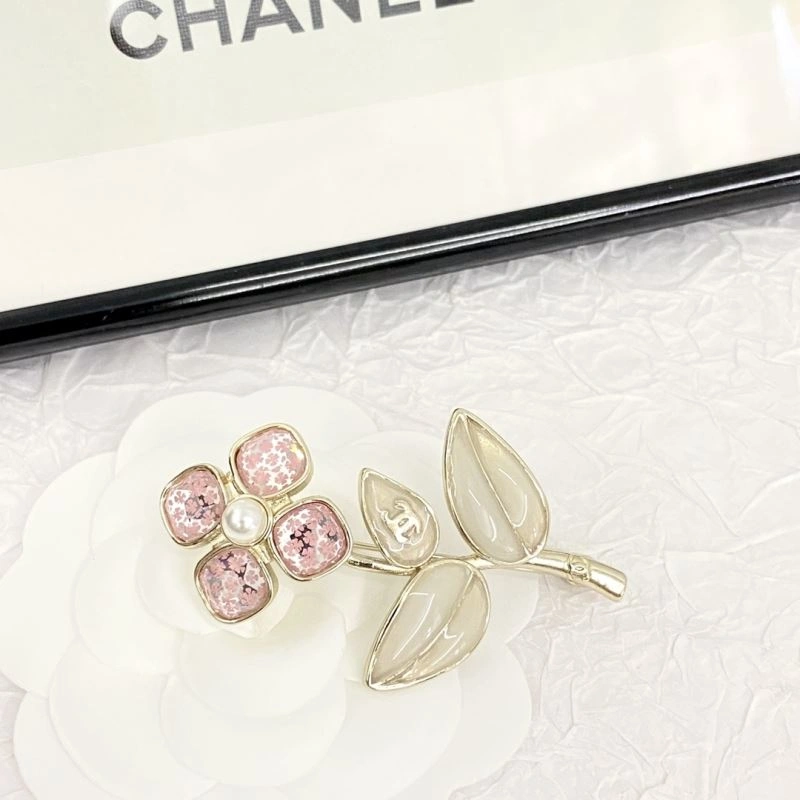 ModernLook Chanel Brooches 232347