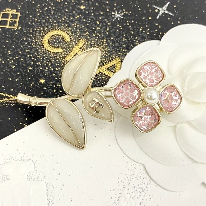 ModernLook Chanel Brooches 232347