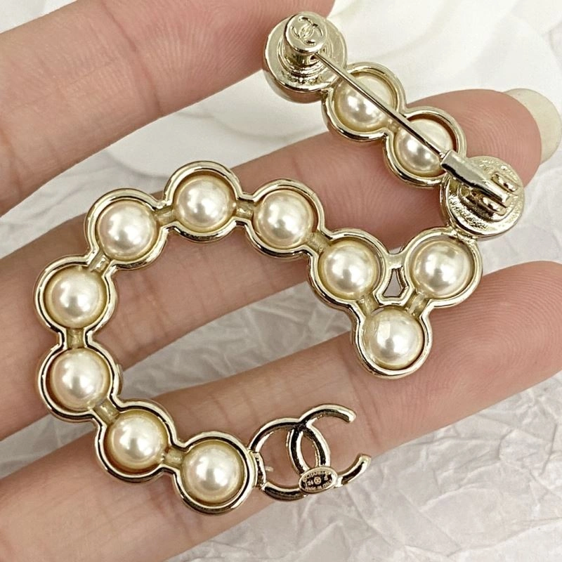 Chanel Brooches Attractive 232370