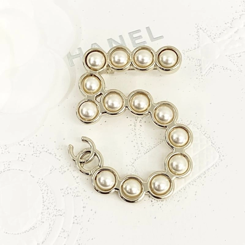 Chanel Brooches Attractive 232370