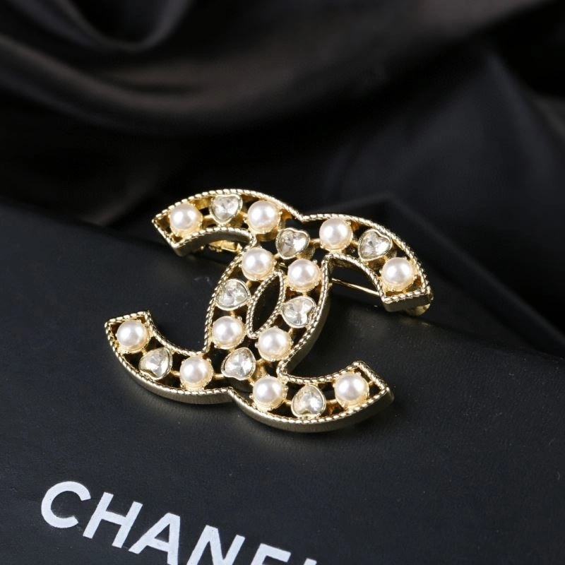 Chanel Brooches Bold 232348