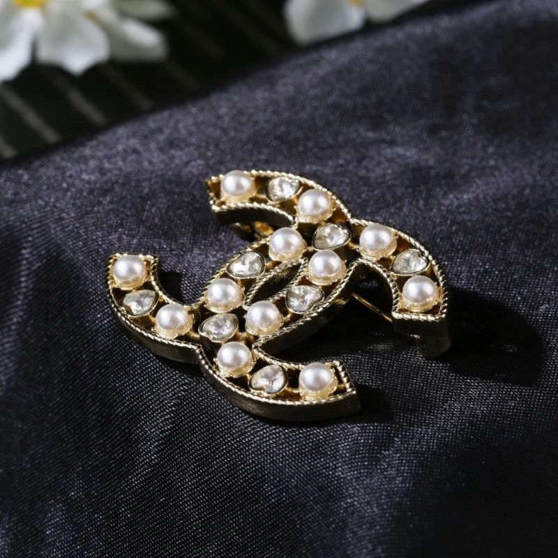 Chanel Brooches Bold 232348