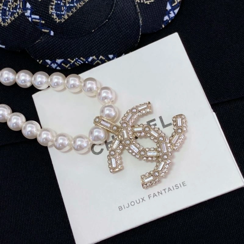 Chanel Brooches TechFriendly 232333