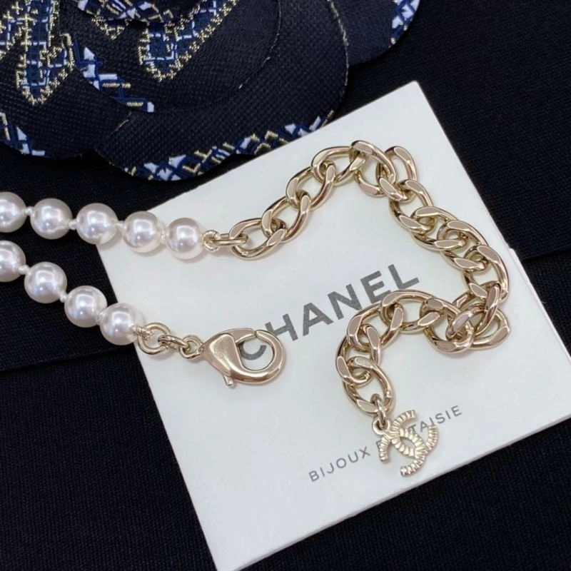 Chanel Brooches TechFriendly 232333