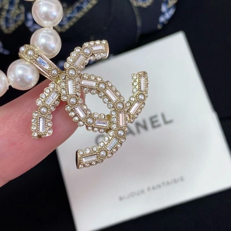 Chanel Brooches TechFriendly 232333