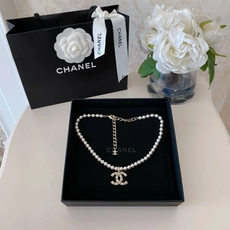 Chanel Brooches TechFriendly 232333