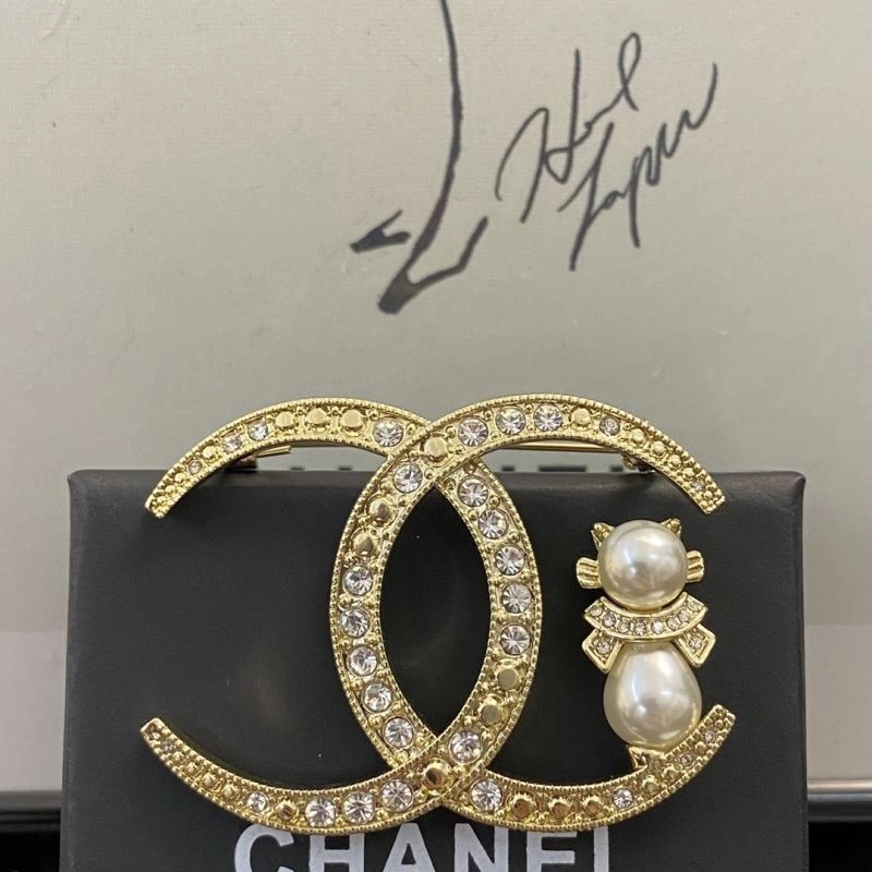 Chanel Brooches Resilient 232358