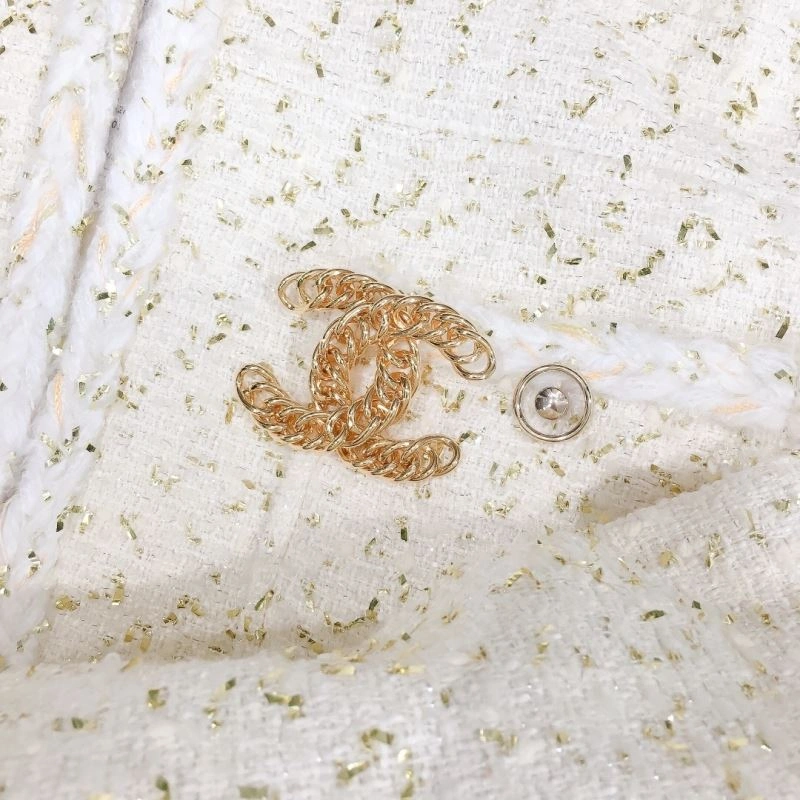 Tailored Chanel Brooches 232321