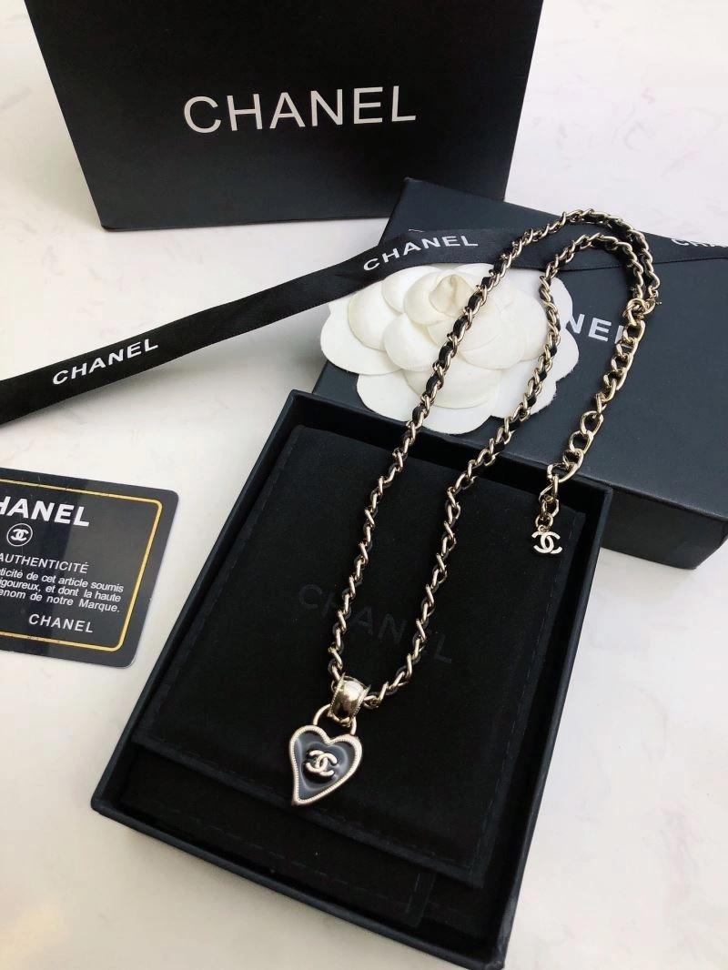 Chanel Brooches Vibrant 232331