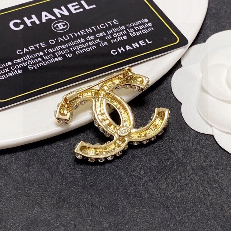 Soft Chanel Brooches 232327