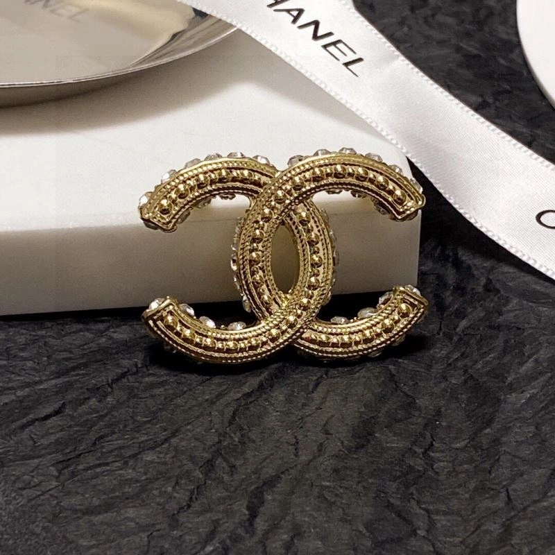 Soft Chanel Brooches 232327