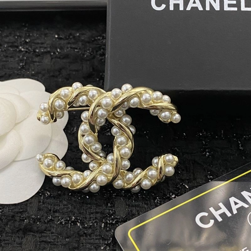 MoistureWicking Chanel Brooches 232315