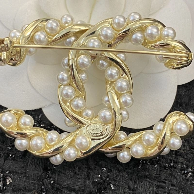 MoistureWicking Chanel Brooches 232315