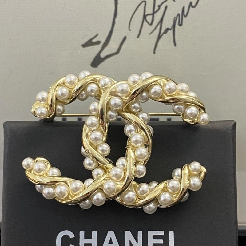 MoistureWicking Chanel Brooches 232315